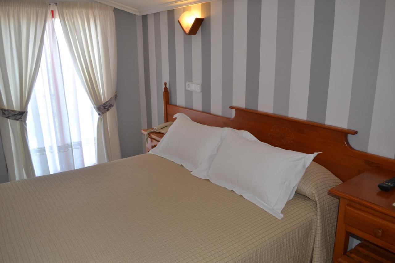 Hotel Piramide Portonovo Cameră foto