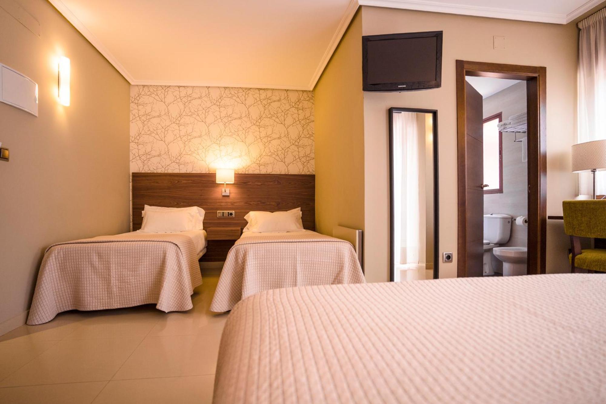 Hotel Piramide Portonovo Cameră foto