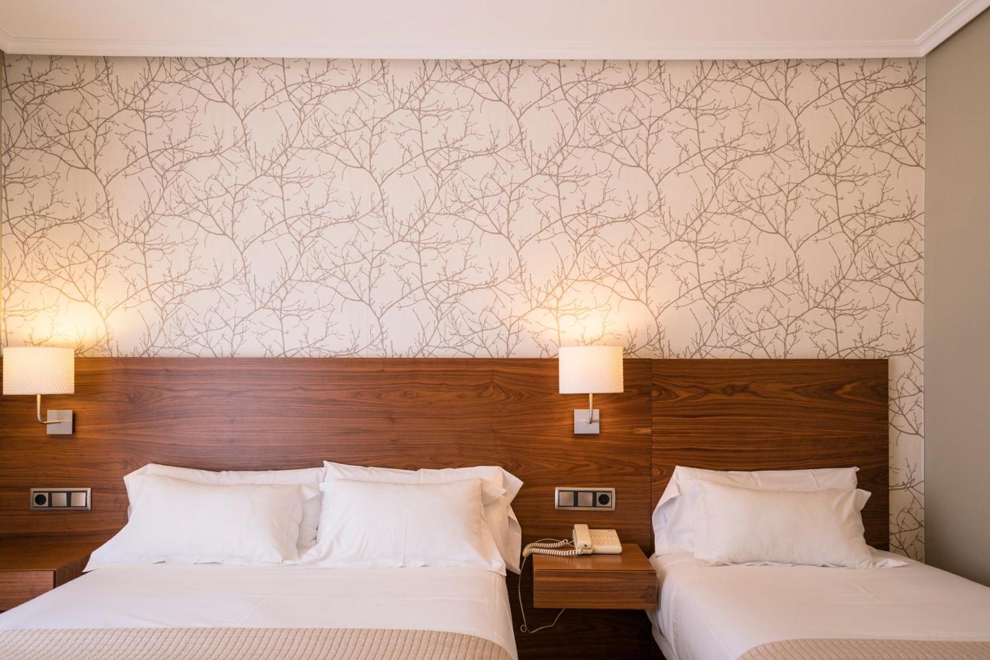 Hotel Piramide Portonovo Cameră foto