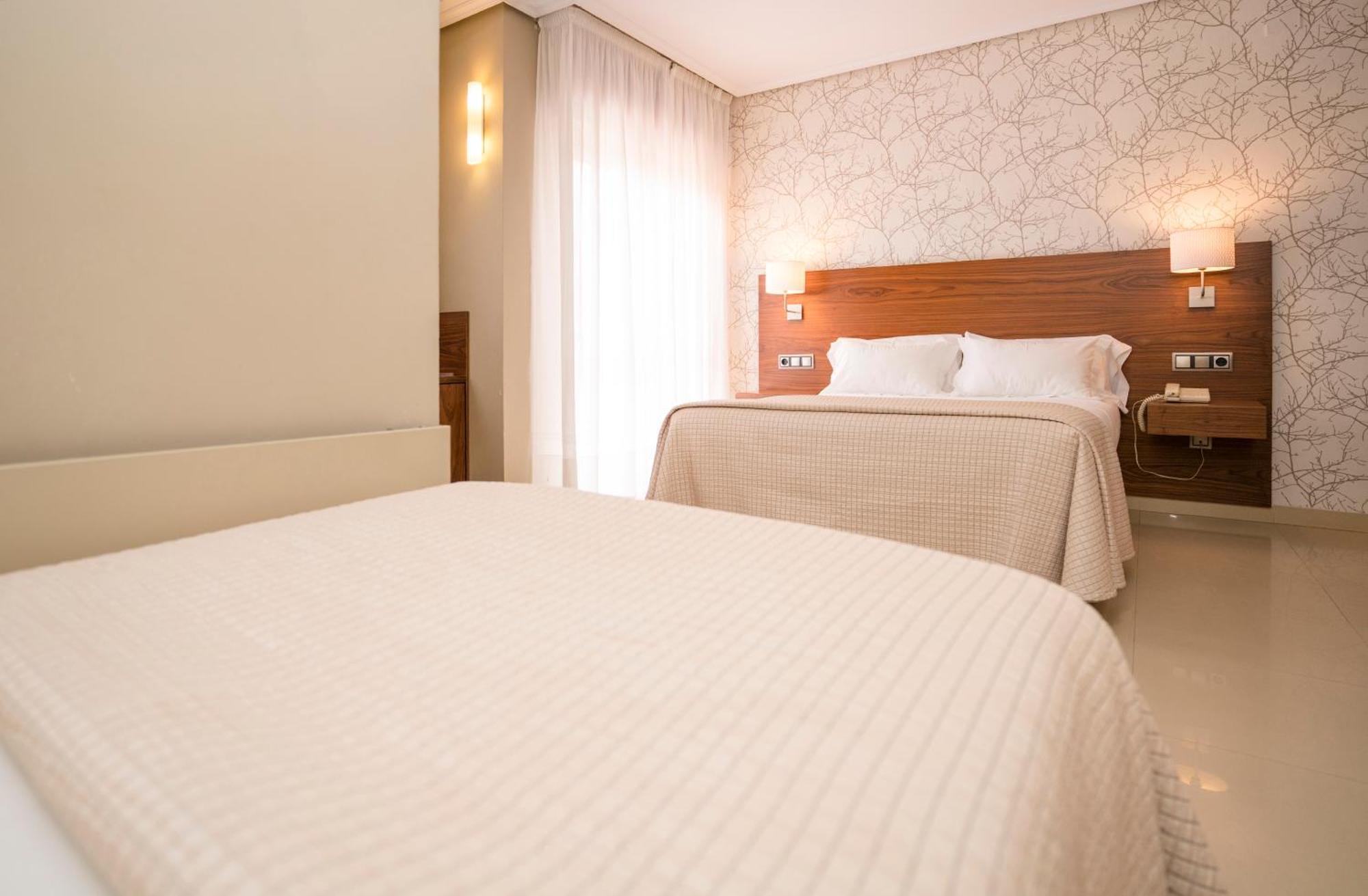 Hotel Piramide Portonovo Cameră foto